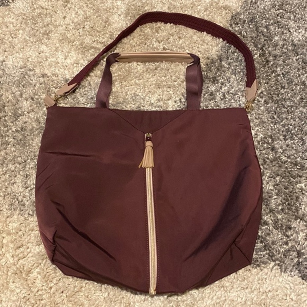 Stella & Dot expandable bag Purse Maroon